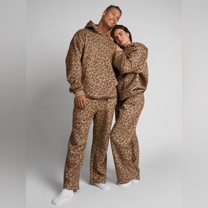 Comfrt Minimalist Hoodie + Straight Leg Sweats in LEOPARD - Size Small NWOT